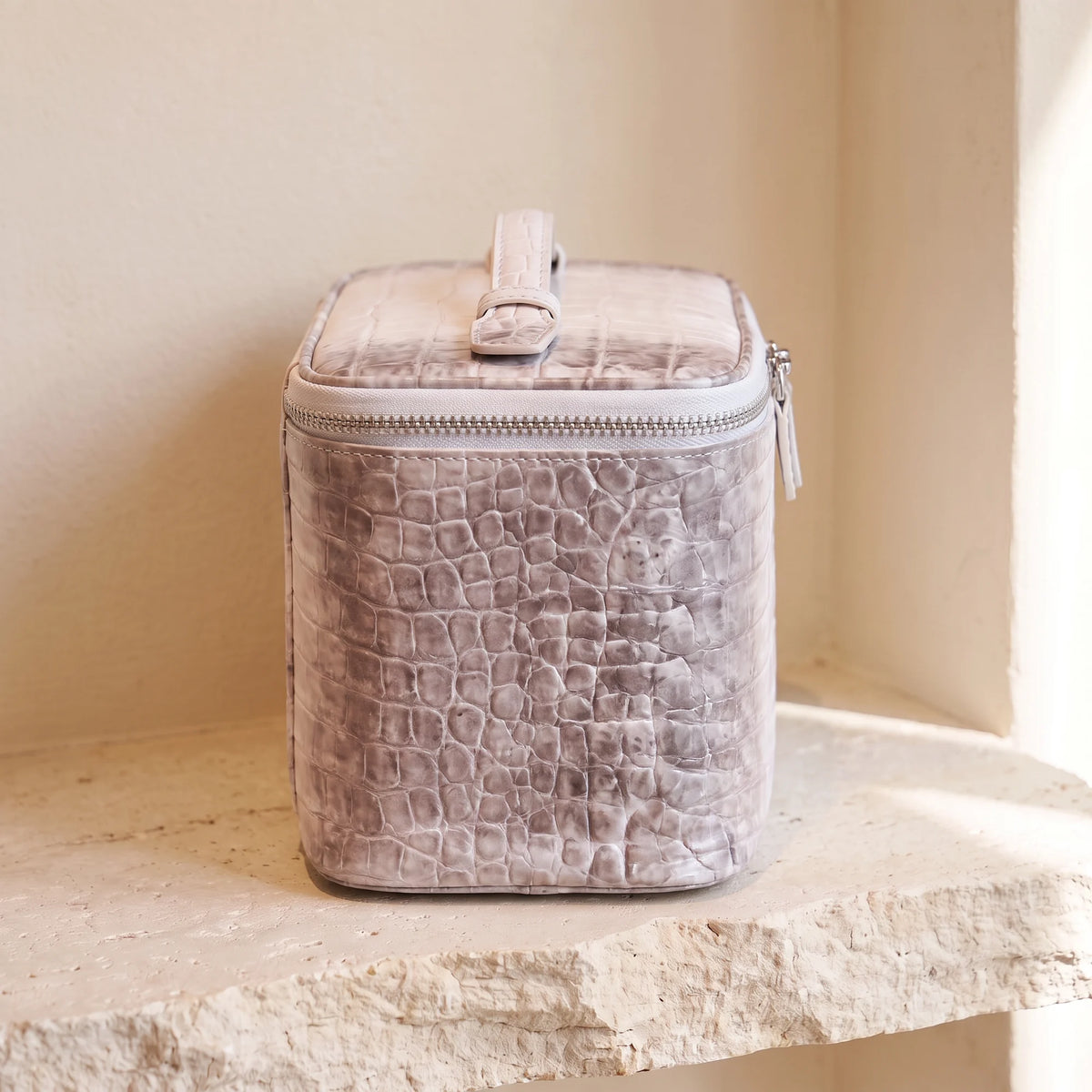 Himalaya Vanity Case — profile