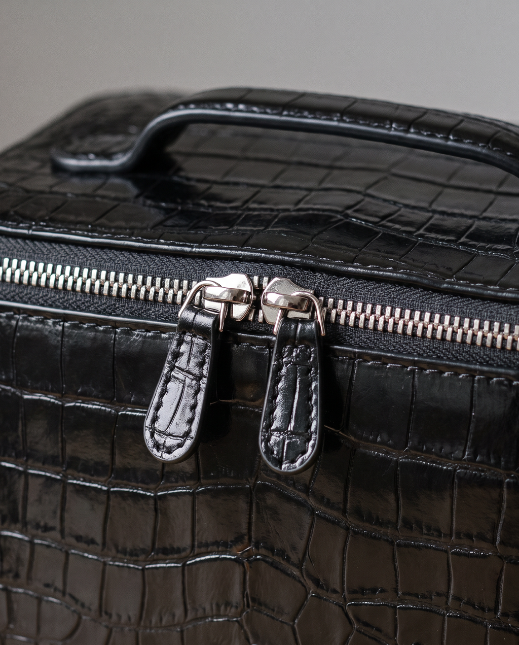 The Amira Covers — Black, texture and zip detail · Elirati · 2026-10b