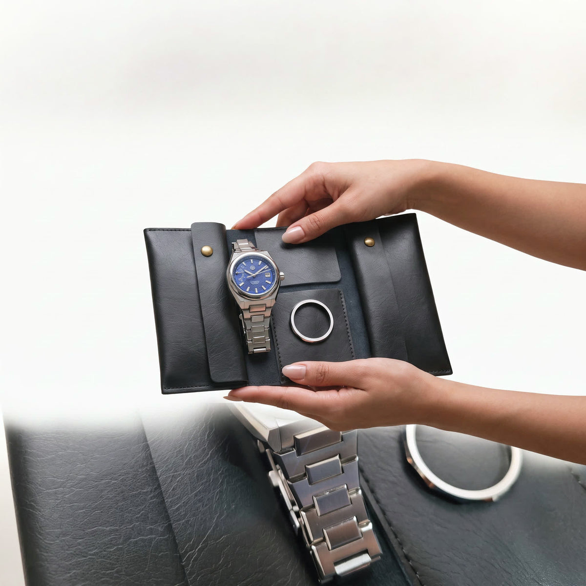 Leather Train Toiletry — Noir — 2