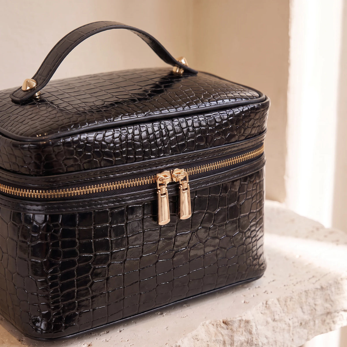 Vintage Croc Beauty Case — Noir — detail