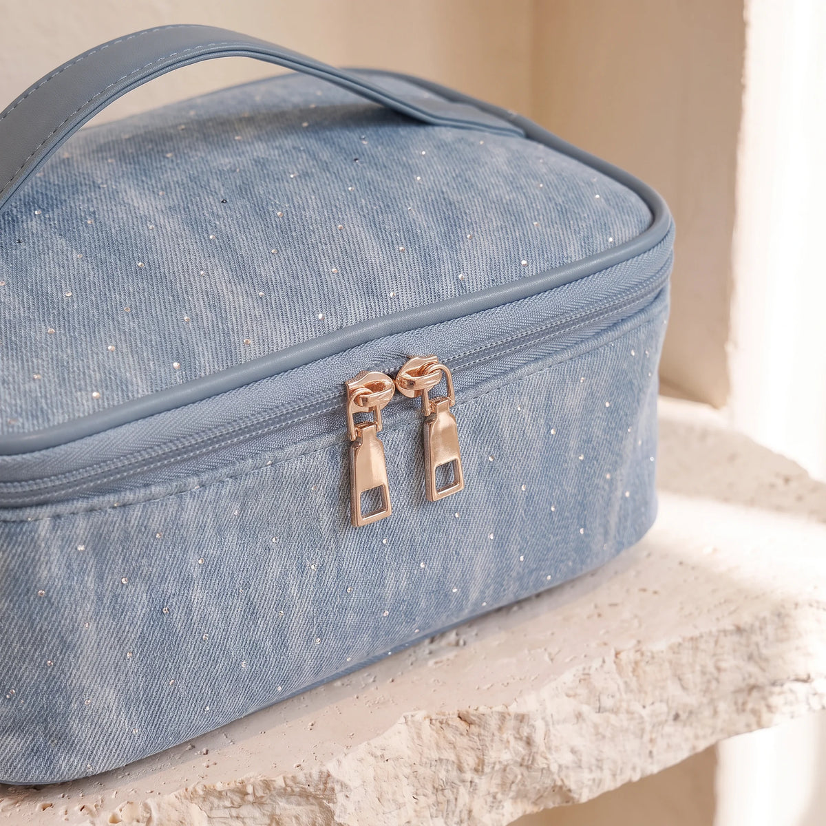 Oxford Toiletry Bag — Blue — detail