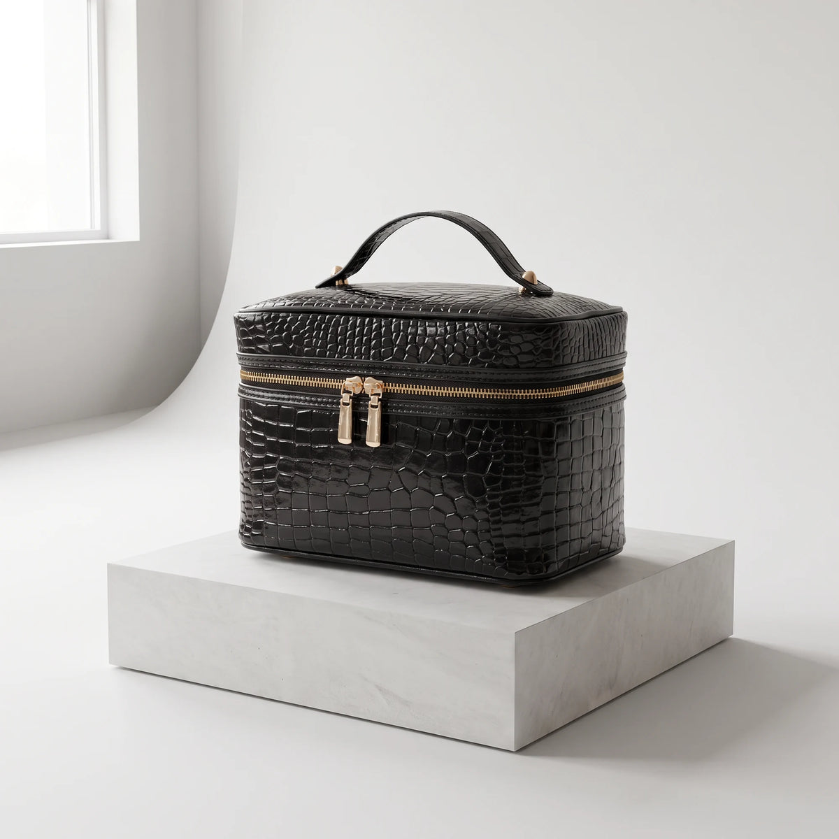 vintage-croc-beauty-case-noir studio