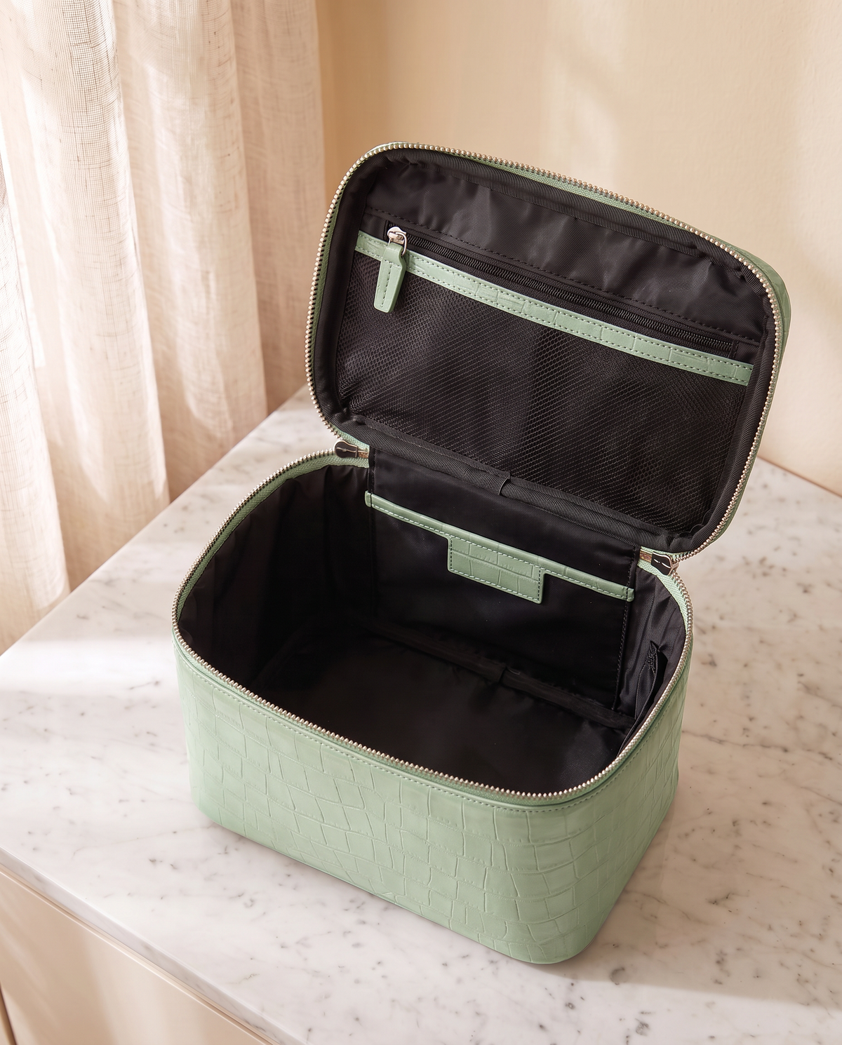 The Amira Vanity — Pistachio, empty, seen from above · Elirati