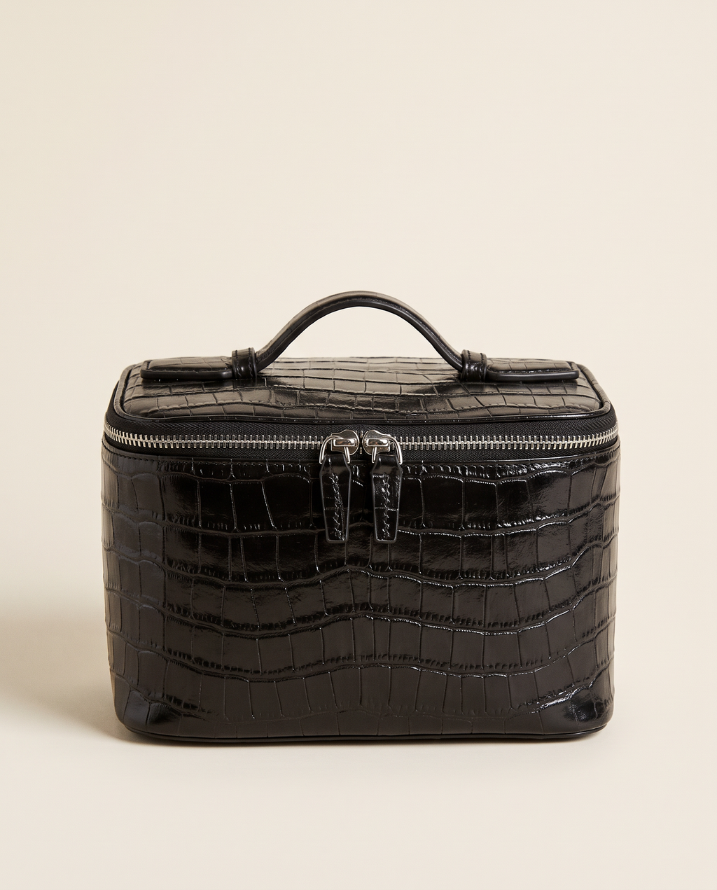 The Amira Vanity — Black, front view · Elirati