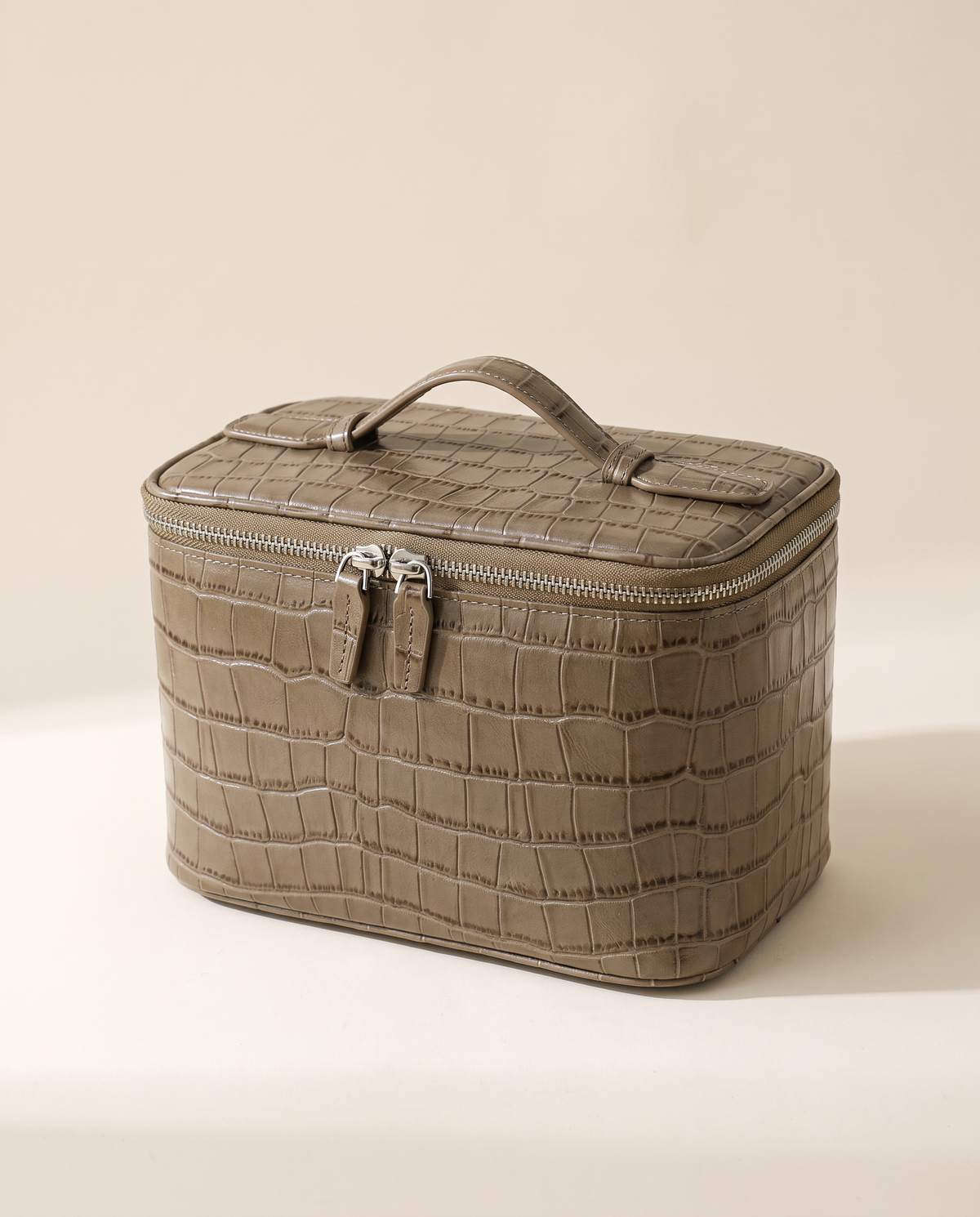 The Amira Vanity — Elephant Grey, three-quarter view · Elirati