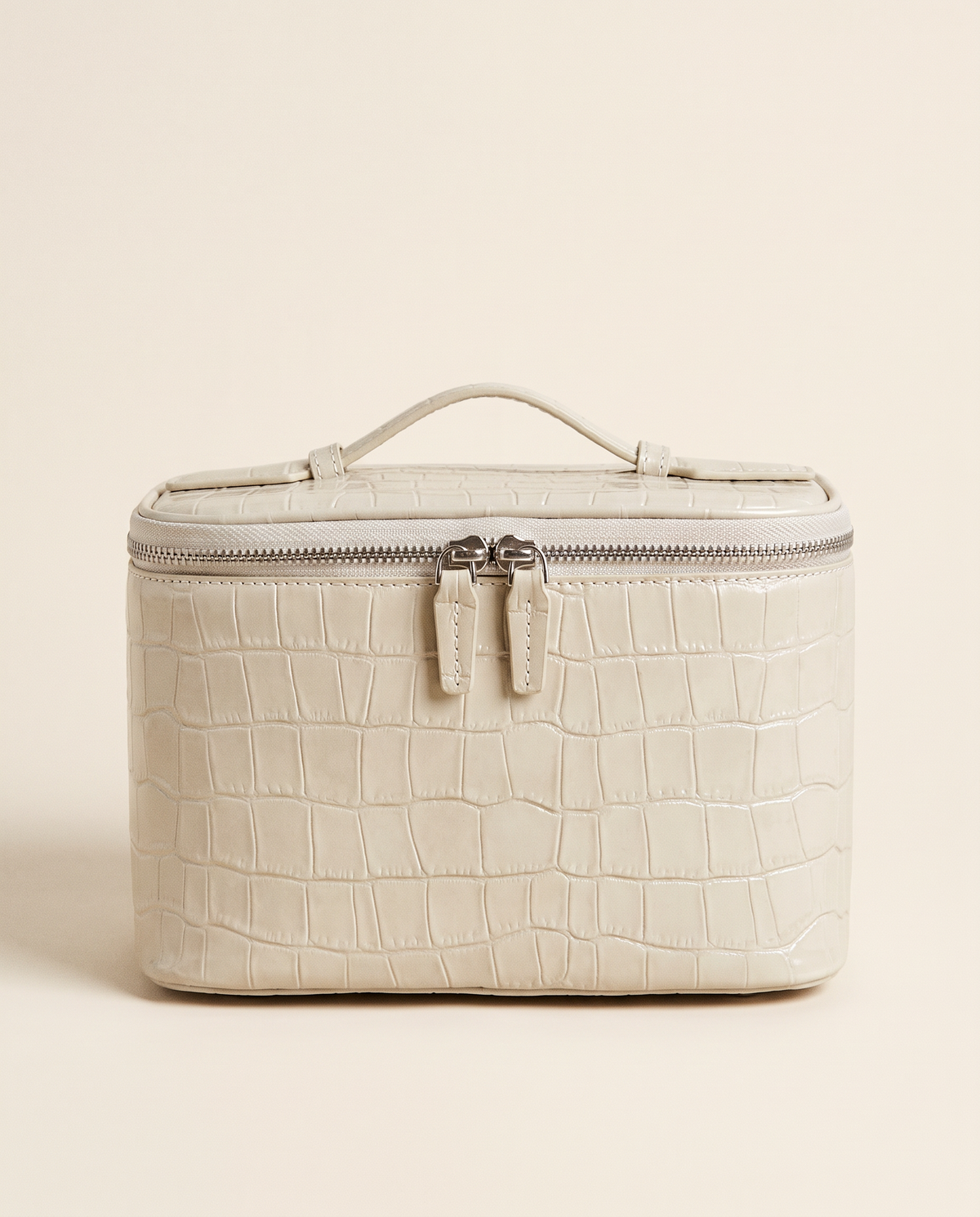 The Amira Vanity — Pearl White, front view · Elirati