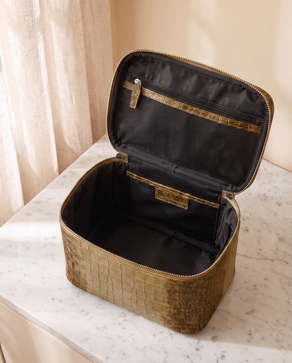 The Amira Vanity — Ochre, empty, seen from above · Elirati