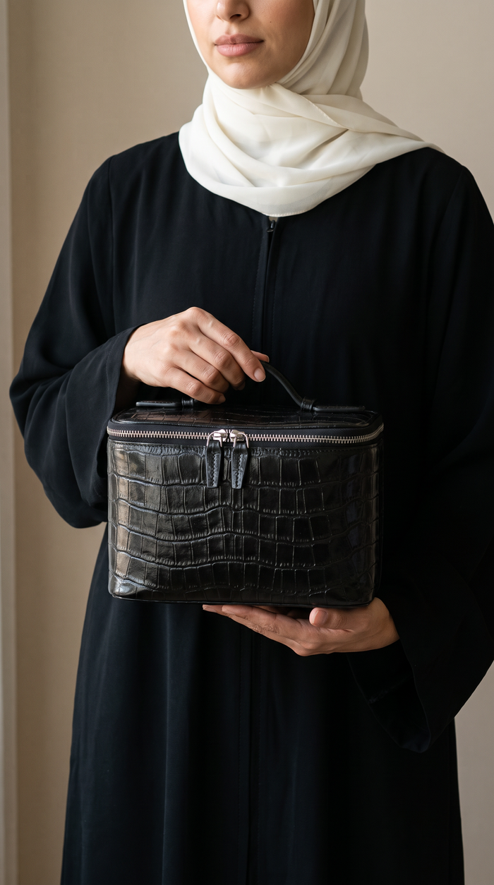 ELIRATI Amira vanity case in everyday life