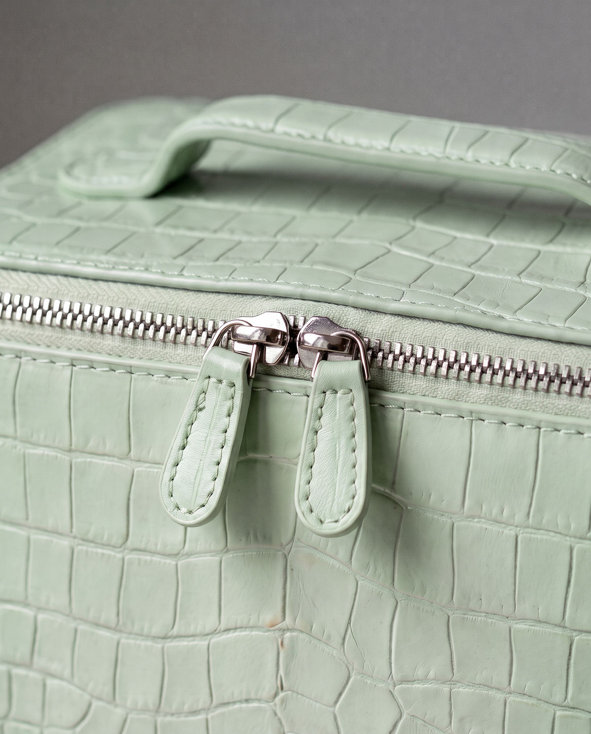 The Amira Covers — Pistachio, texture and zip detail · Elirati · 2026-10b