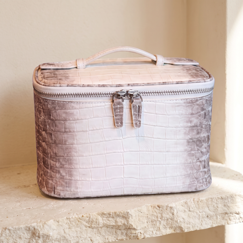 himalaya-vanity-case studio