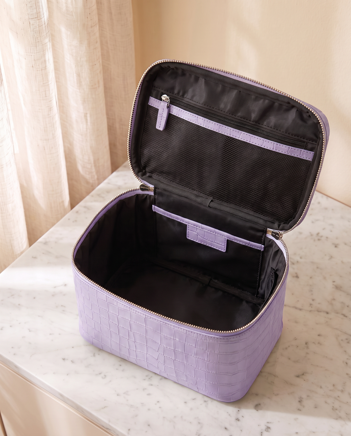 The Amira Vanity — Lavender, empty, seen from above · Elirati