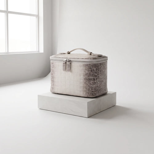 himalaya-vanity-case studio