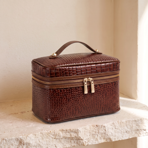 vintage-croc-beauty-case-brown studio