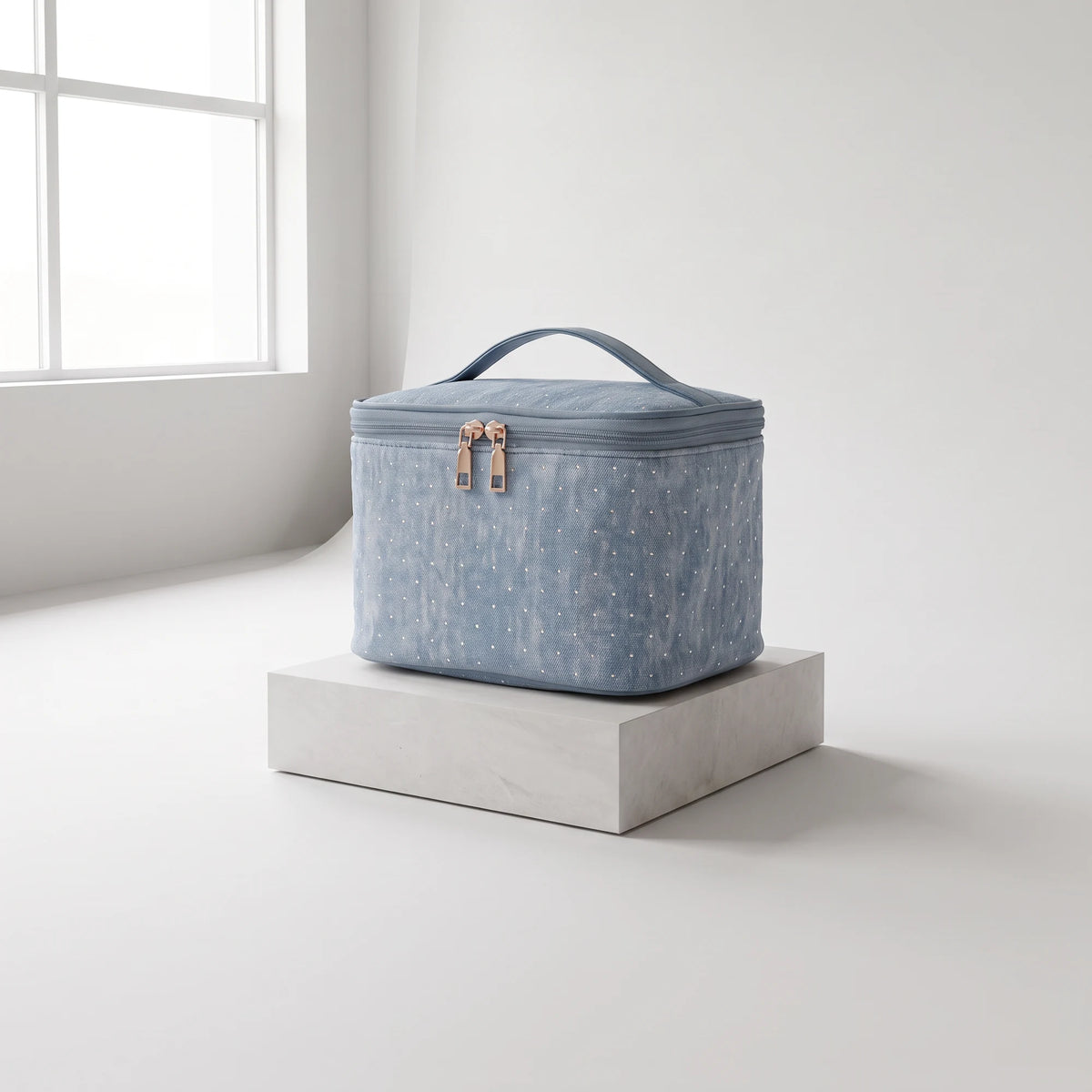 oxford-toiletry-bag-blue studio
